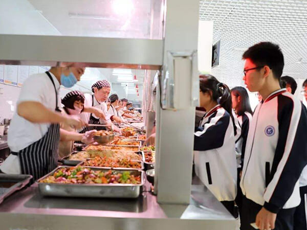 食堂承包：怎么注重食品安全，吃上放心飯菜？